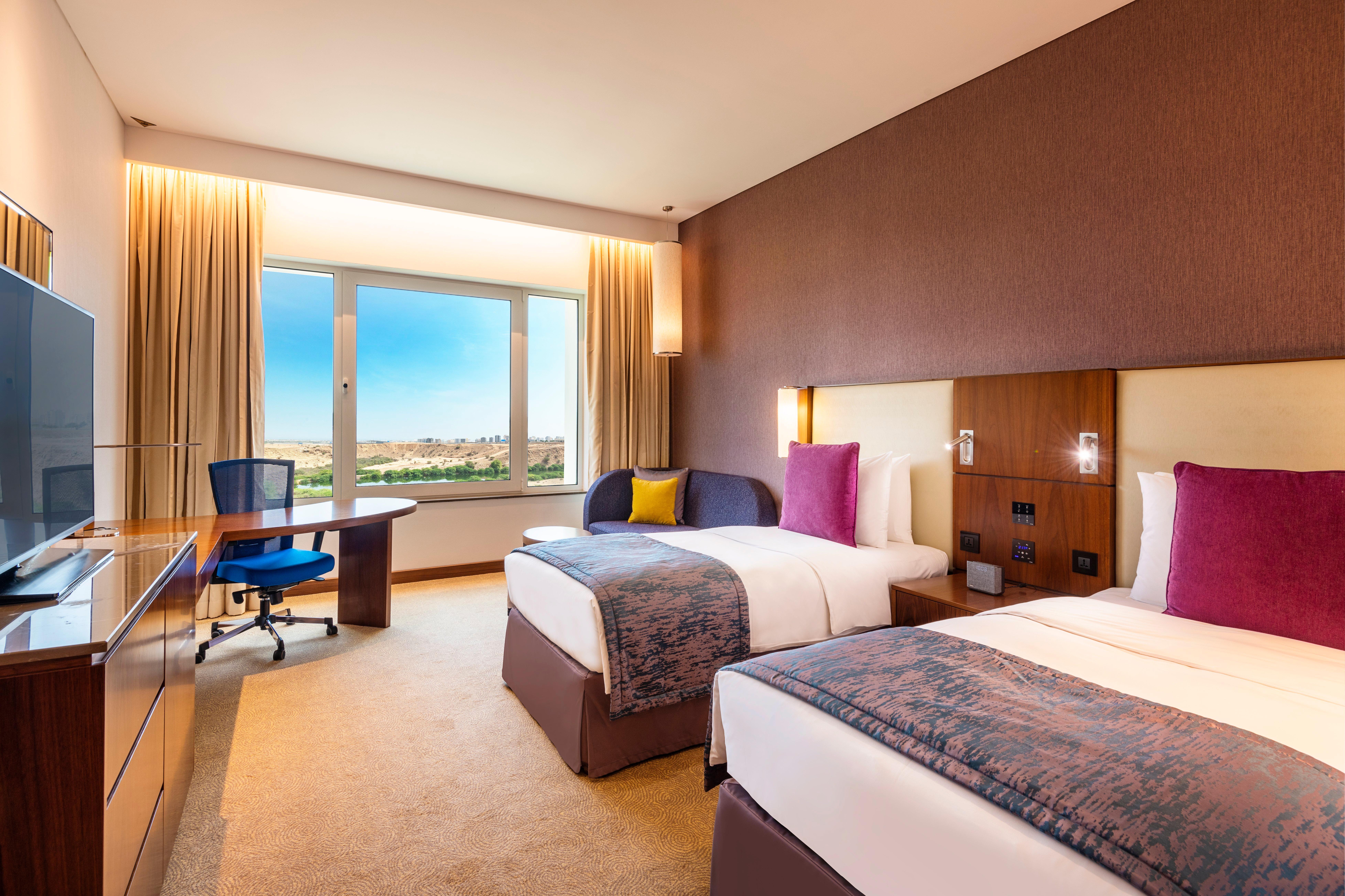 Crowne Plaza Muscat Ocec By Ihg Hotel Bagian luar foto