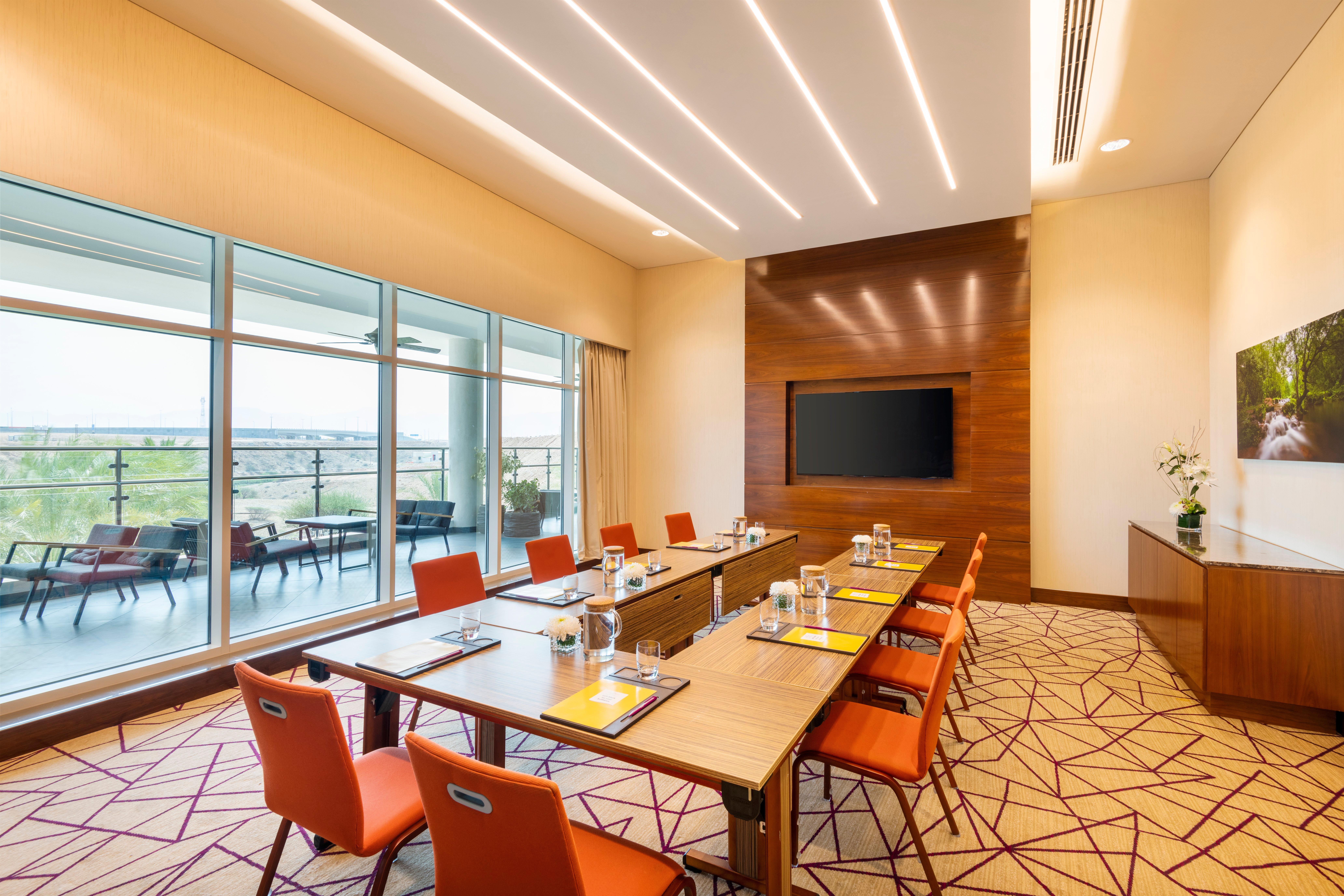 Crowne Plaza Muscat Ocec By Ihg Hotel Bagian luar foto