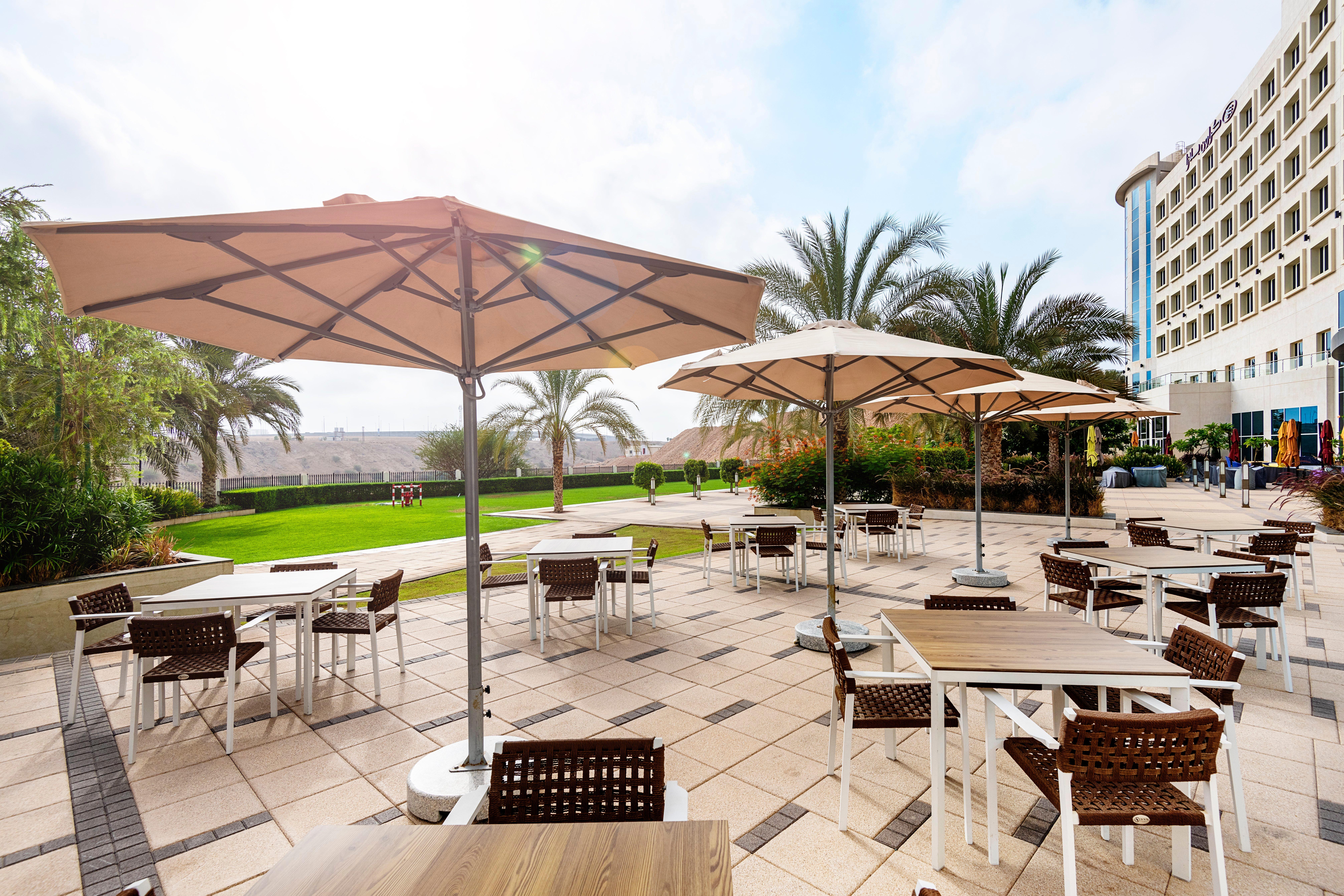 Crowne Plaza Muscat Ocec By Ihg Hotel Bagian luar foto