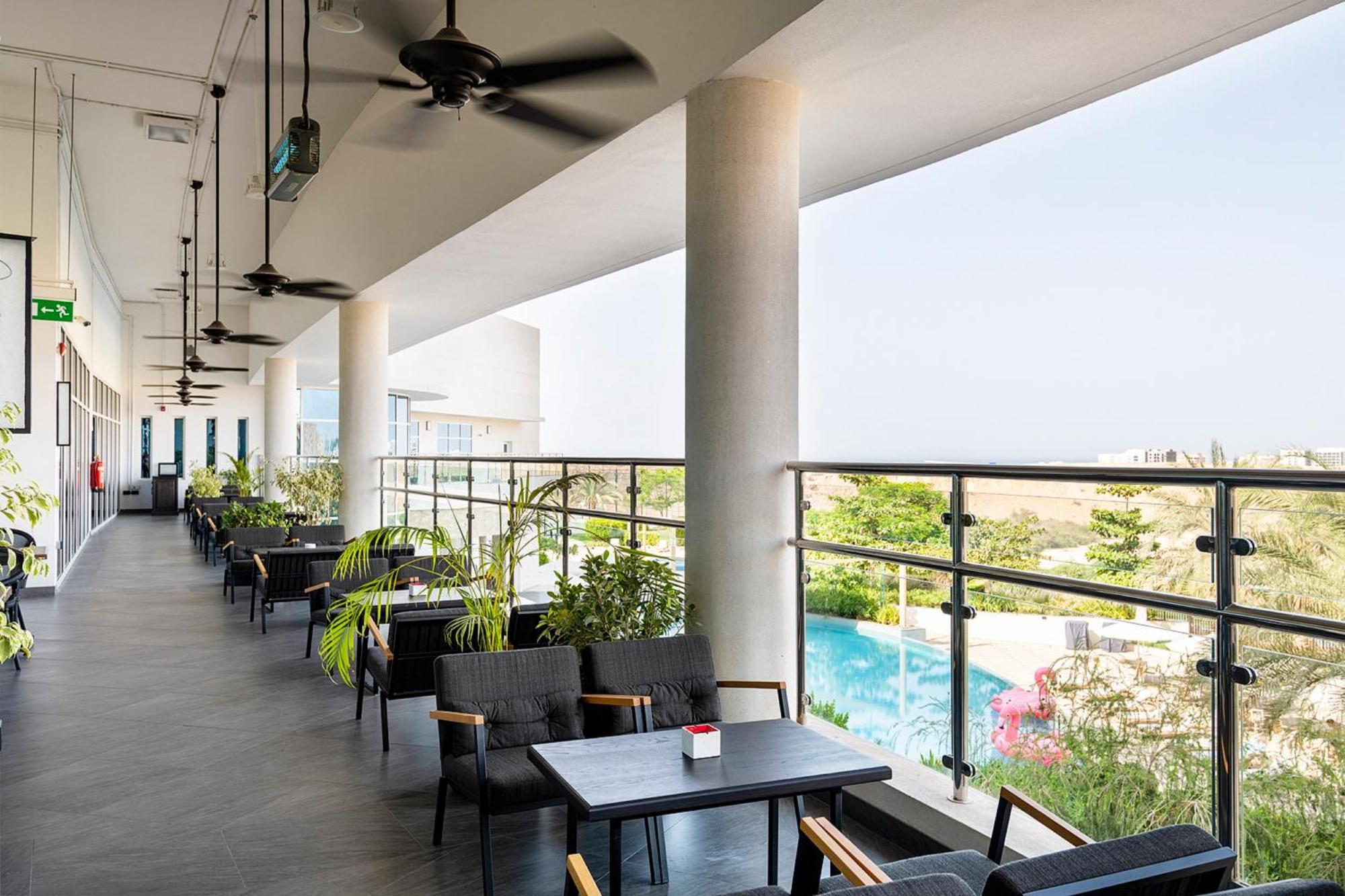 Crowne Plaza Muscat Ocec By Ihg Hotel Bagian luar foto