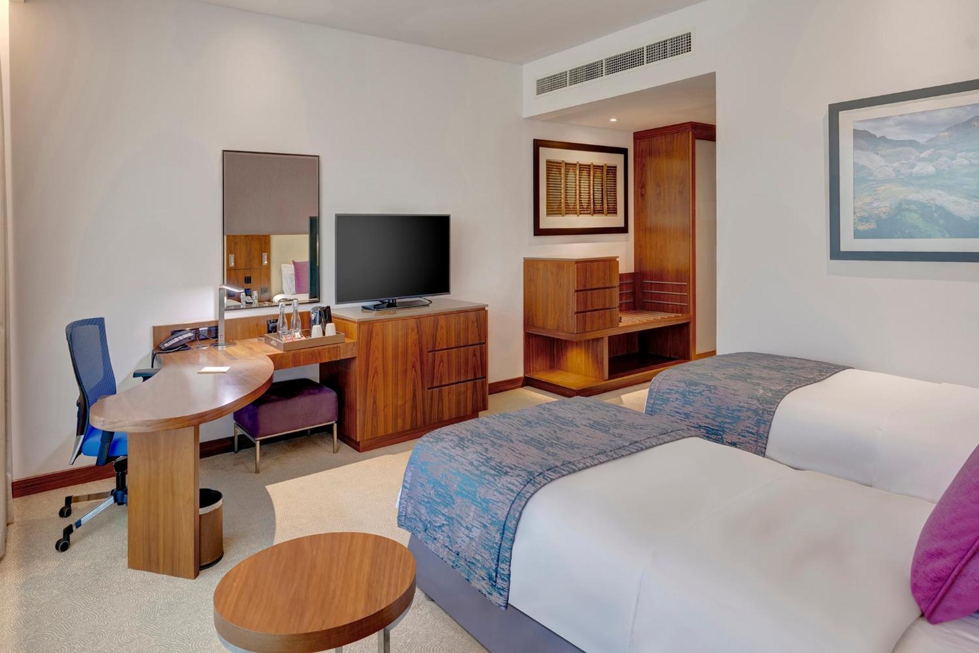 Crowne Plaza Muscat Ocec By Ihg Hotel Bagian luar foto