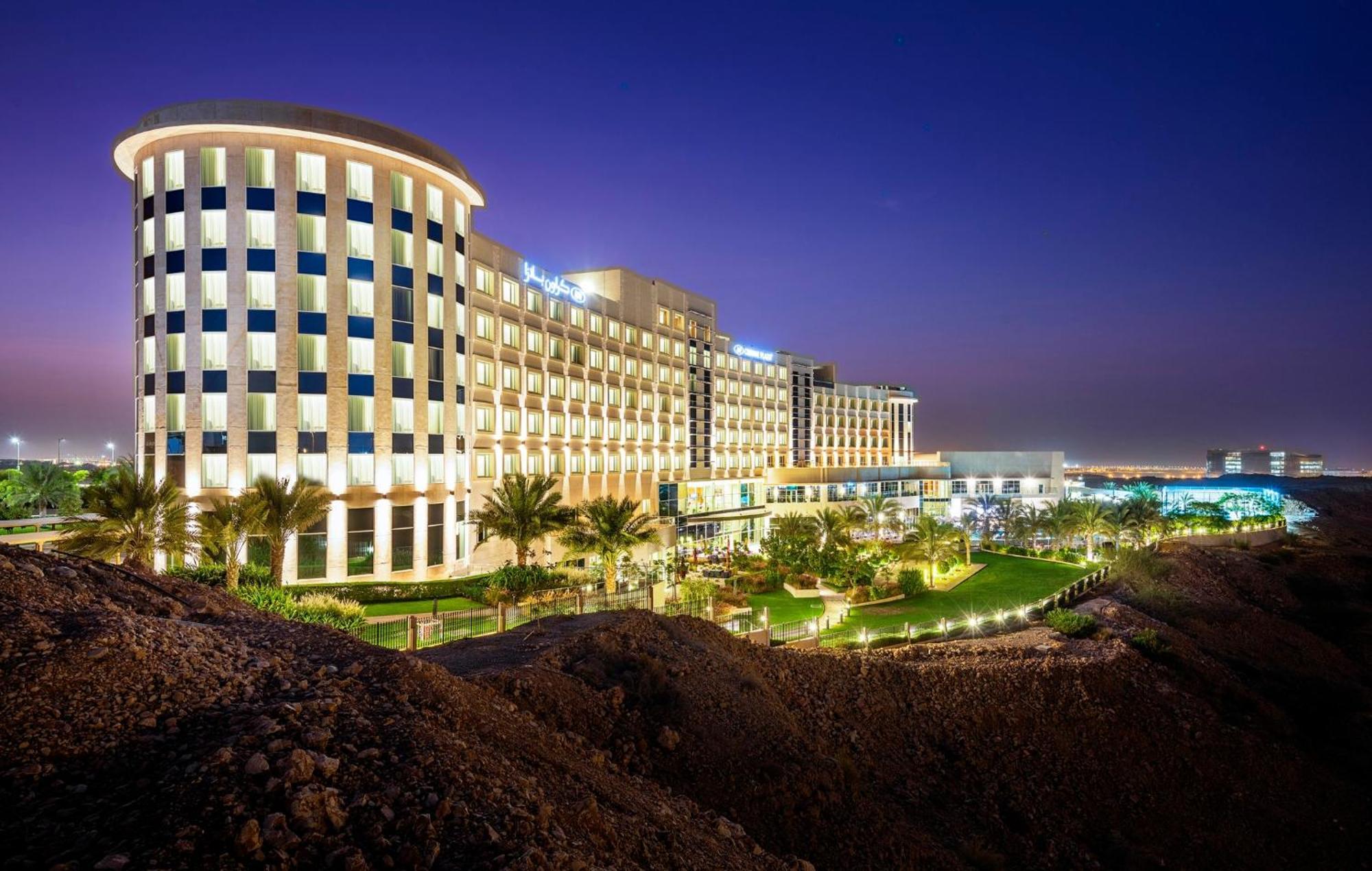 Crowne Plaza Muscat Ocec By Ihg Hotel Bagian luar foto